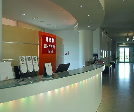 Hotel Unaway Nord 4*