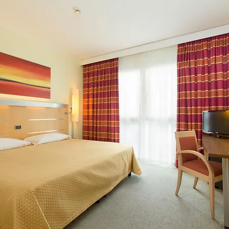 Hotel Unaway Nord 4*